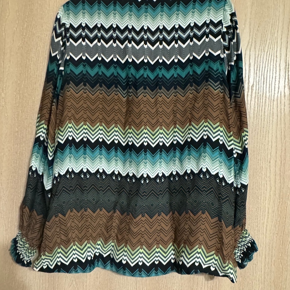 TYLER BOE Alicia Crepe Chevron Blouse In Multi - Picture 7 of 10